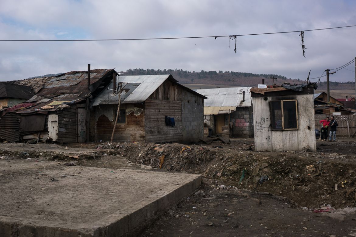 Slovakia''s Roma: Living on the margins