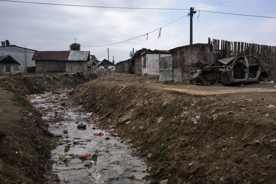Slovakia''s Roma: Living on the margins
