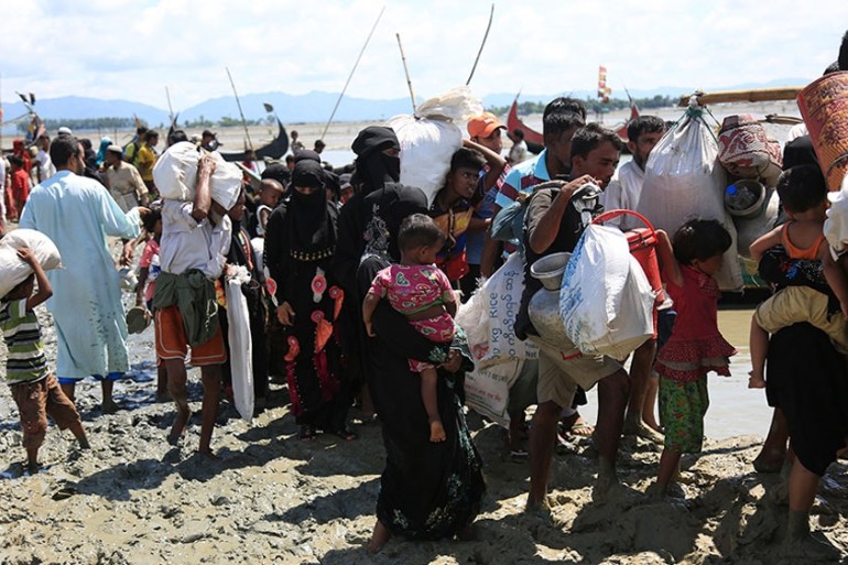 Rohingya flee to Bangladesh