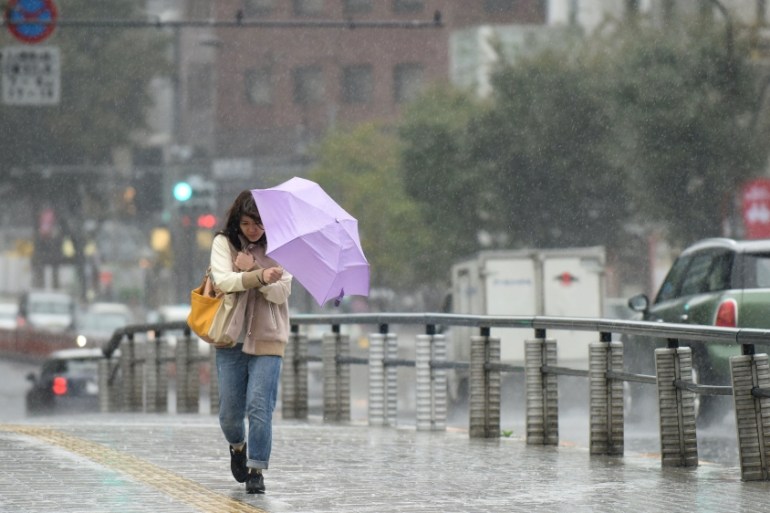 Typhoon Lan bears down on Japan