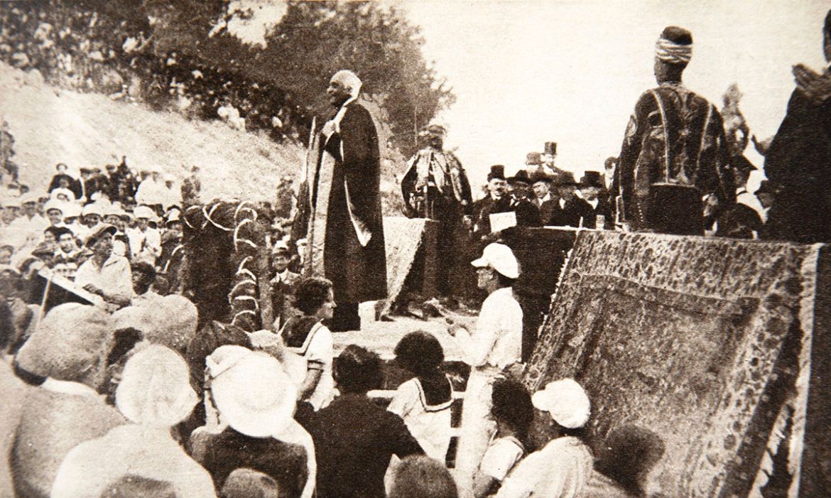 Lord Balfour speaking at the Hebrew University, Jerusalem, Palestine, 1927. Arthur James Balfour (1848-1930) was a British Conservative politician. In 1917, when serving as Foreign Secretary, he autho