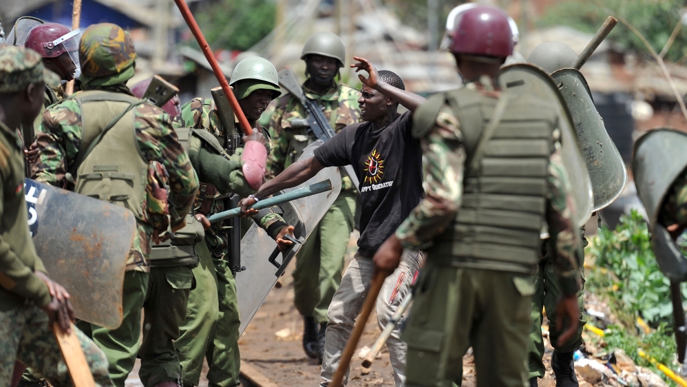 Kenyan police in Kibera [Tony Karumba/AFP photo] 