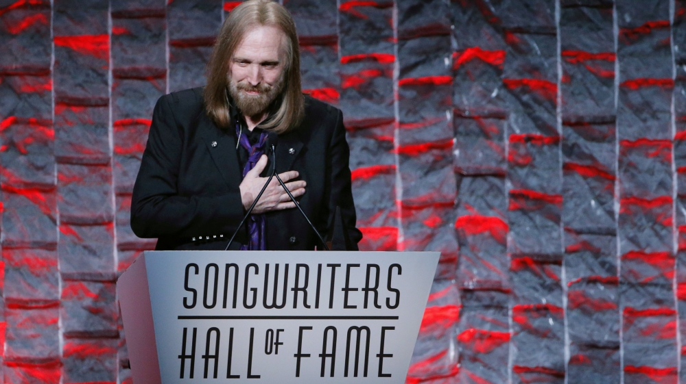Petty speaking after being inducted during the 47th Songwriters Hall of Fame Induction ceremony in New York on June 9, 2016 [File: Eduardo Munoz/Reuters]