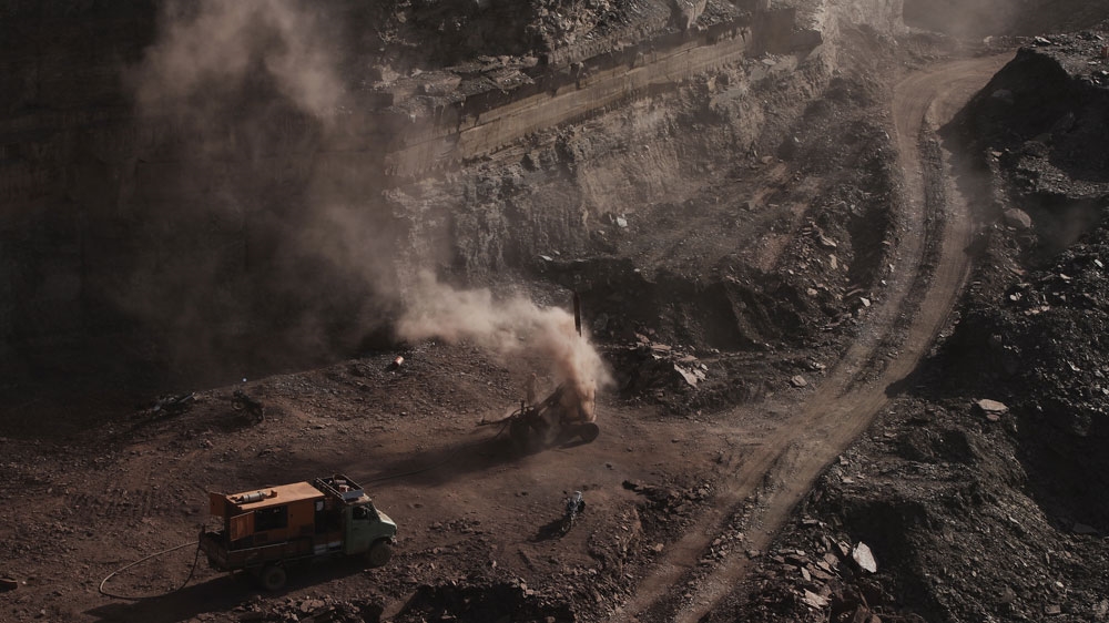 Work under way in an open mine in Rajasthan state [Sunaina Kumar/Al Jazeera]