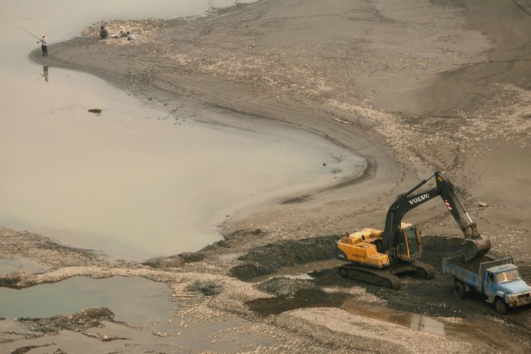 China sand excavation