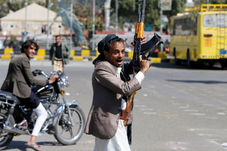 Armed Houthi follower