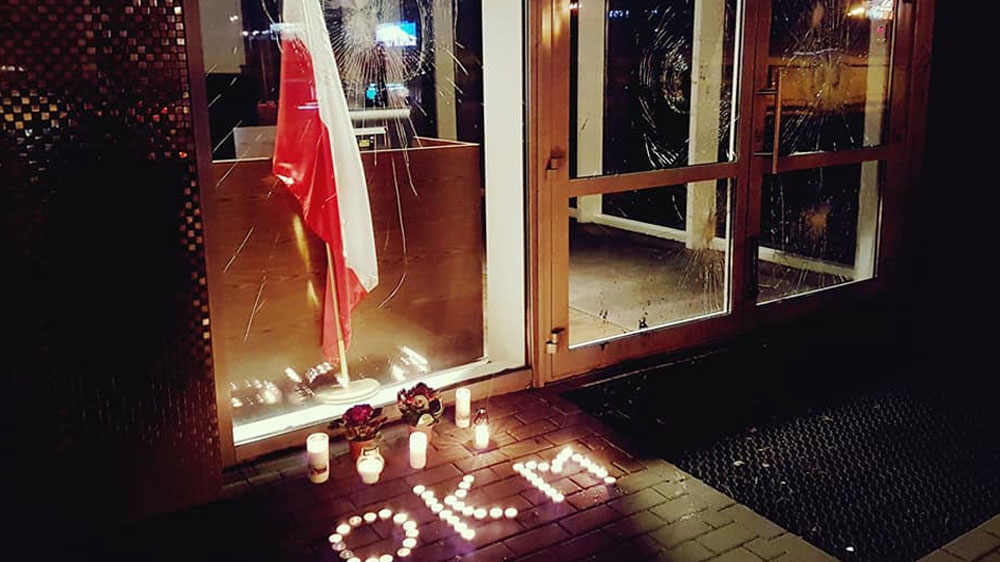 Some Polish people offered sympathy after the attack on the centre in Warsaw [Courtesy: Muslim cultural centre]