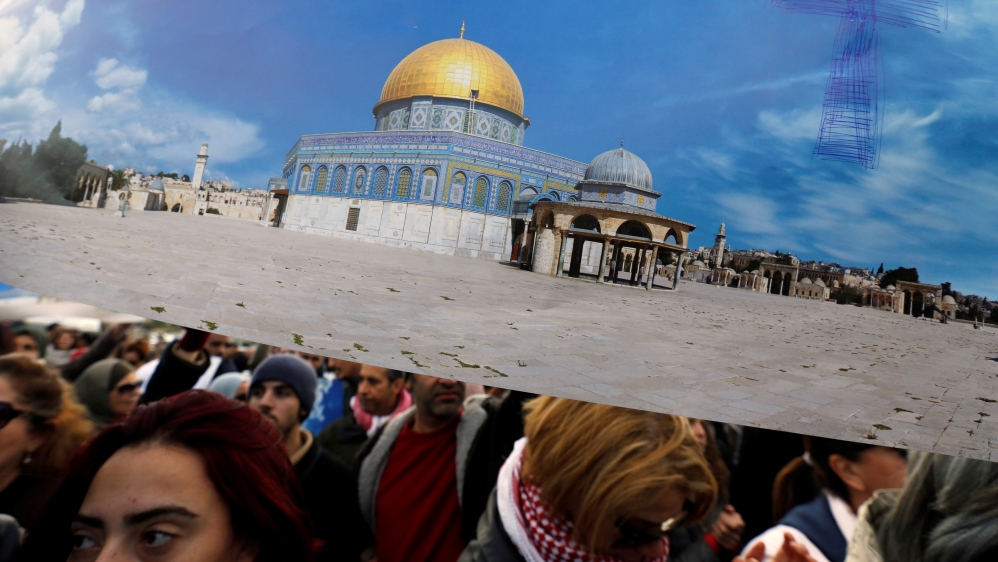 Palestinians make up a major segment of Jordan's population [Muhammad Hamed/Reuters]