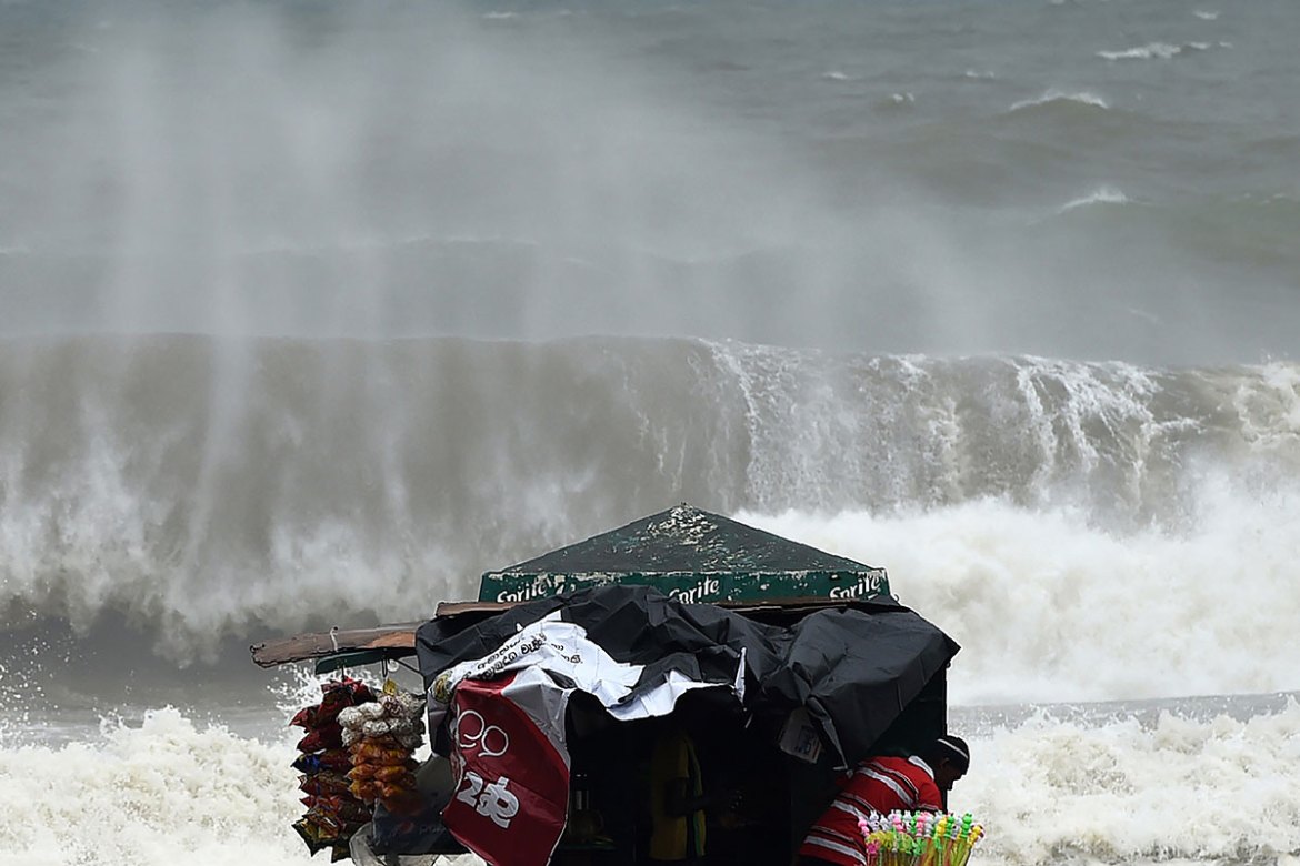 Beach vending becomes a more risky affair in Colombo