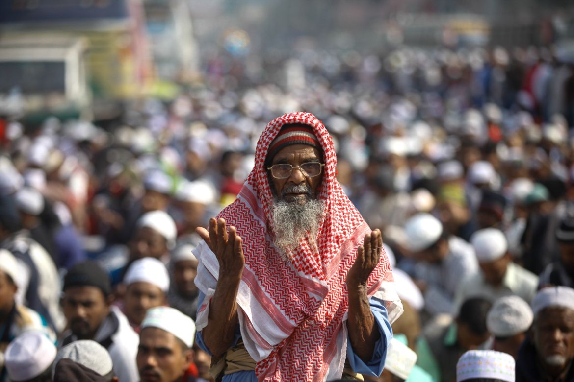 Bangladeshi Muslim devotees are performing the final prayer of "Bishwa Ijtema" Turag. [Mahmud Hossain Opu/Al Jazeera]