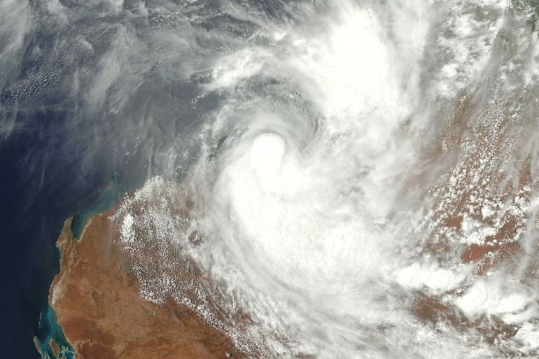Joyce''s compact on the coast. Bands of thunderstorms were mostly east and south of the centre, over the Pilbara Coast of Western Australia.
