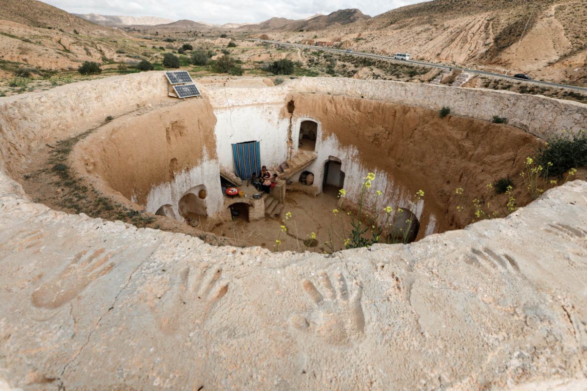 Last residents hold on in Tunisia''s underground houses