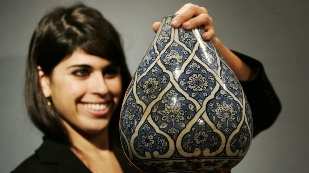 A 16th-century Iznik bottle from Ottoman Turkey that went on auction in London in 2009 [Lefteris Pitarakis/AP]