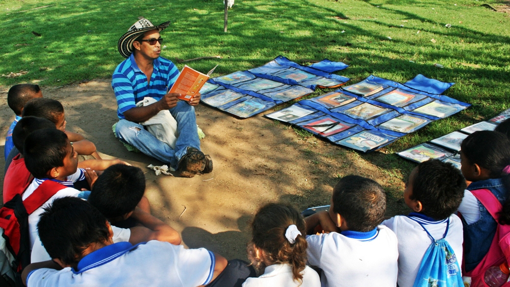 Soriano and his team visit schools and communities in Colombia's Caribbean north [Biblioburro] 