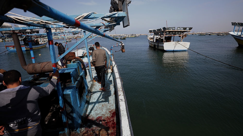 Egypt returns bodies of two Gaza fishermen shot by its navy thumbnail