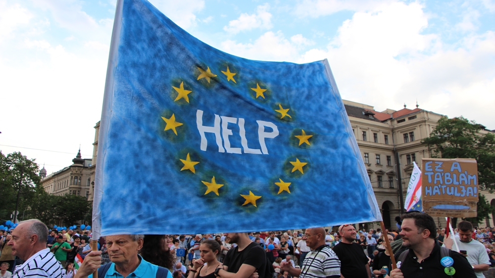 Thousands took to the streets of Budapest [Madeline Roache/Al Jazeera] 
