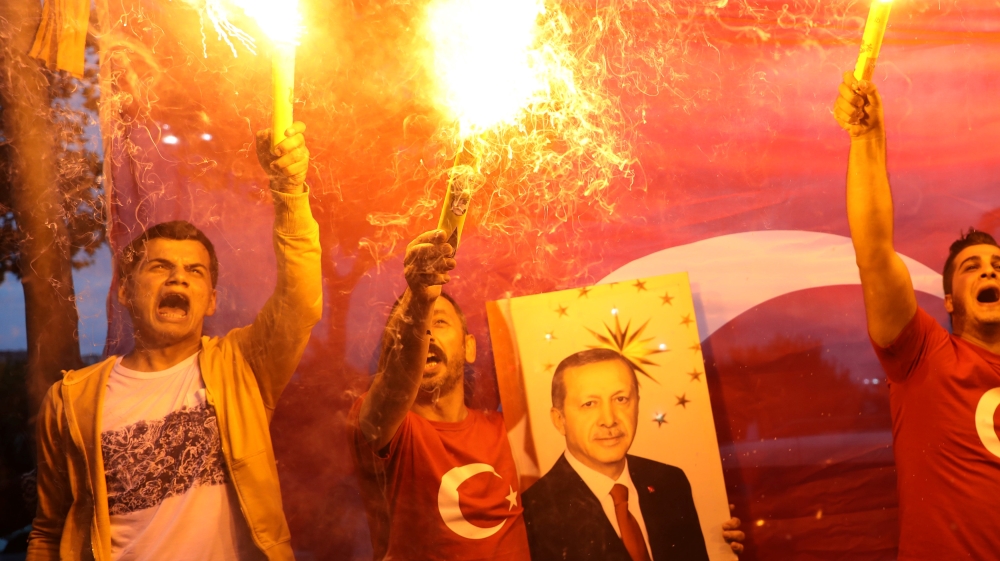 Supporters of Erdogan at the AK Party headquarters in Istanbul [Goran Tomasevic/Reuters]