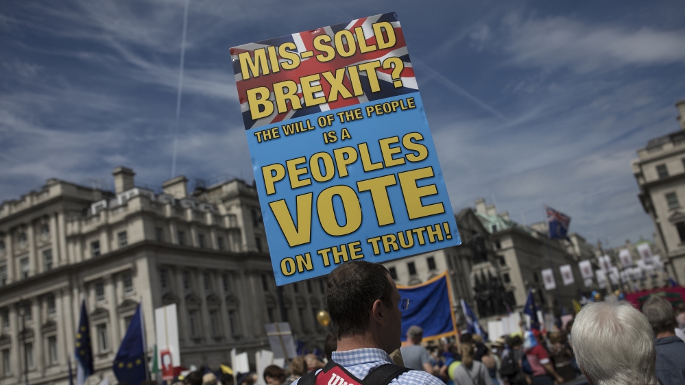 Protesters take part in the anti-Brexit protest in London [Simon Dawson/Getty Images]