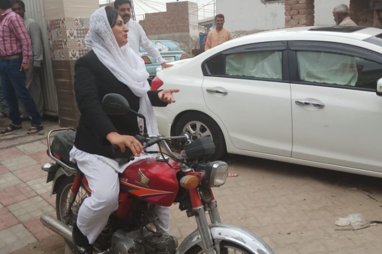 Pakistan election: ANP''s female candidate