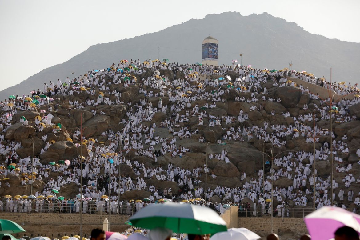 Muslim pilgrims gather on Mount Mercy on the plains of Arafat during the annual haj pilgrimage, outside the holy city of Mecca, Saudi Arabia August 20, 2018.REUTERS/Zohra Bensemra