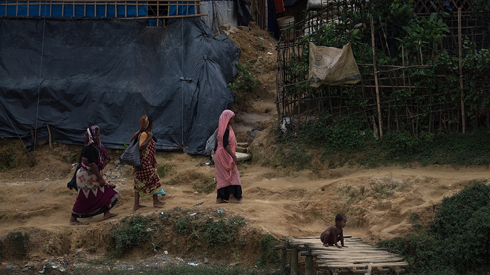 Women in Kutapalong refugee camp [Sorin Furcoi/Al Jazeera]