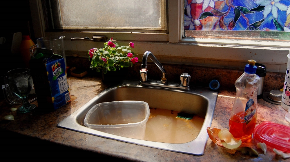 For years, Heron Gate tenants have complained of general lack of upkeep and maintenance services of their units [Jillian Kestler-D'Amours/Al Jazeera]