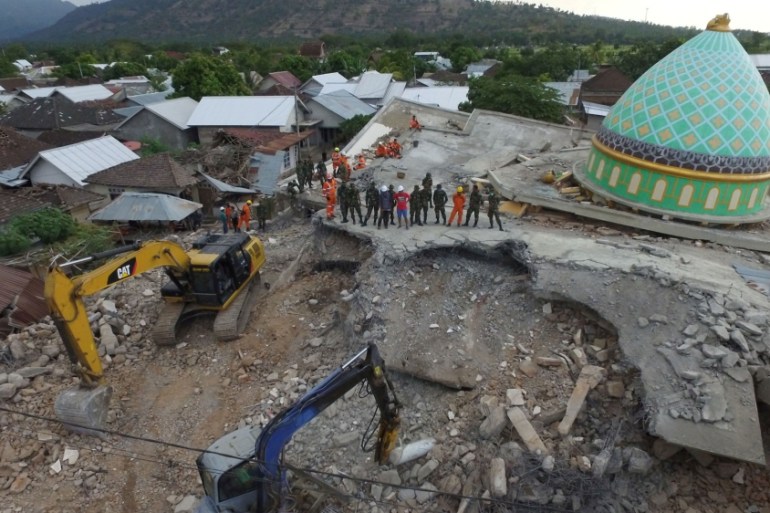 Indonesia's Lombok, Sumbawa islands again hit by deadly quakes |  Humanitarian Crises News | Al Jazeera