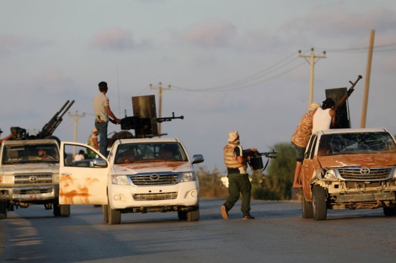 Armed forces allied to internationally recognised government fight with armed group in Tripoli