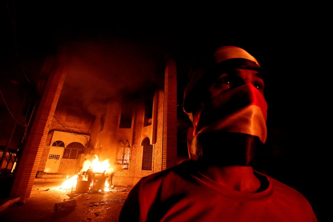 Iraqi protesters burn the Iranian Consulate in Basra, Iraq September 7, 2018. REUTERS/Essam al-Sudani