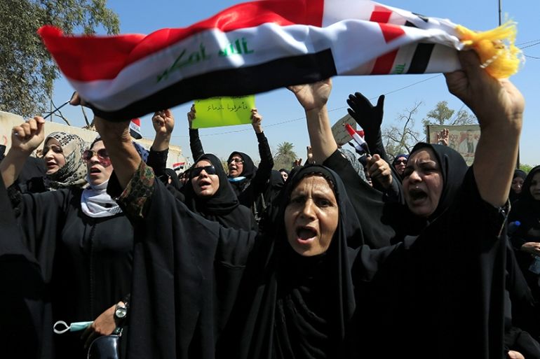Iraqi women shout slogans during a protest in Basra, Iraq September 7, 2018. REUTERS/Alaa al-Marjani -