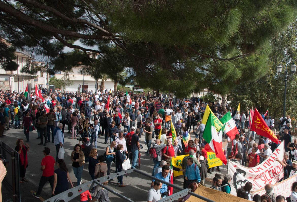 The march set off from the town''s central square. Among the organisations taking part were trade unions, anti-racism and anti-mafia and migrant rights groups. Parliamentarian Laura Boldrini was also p