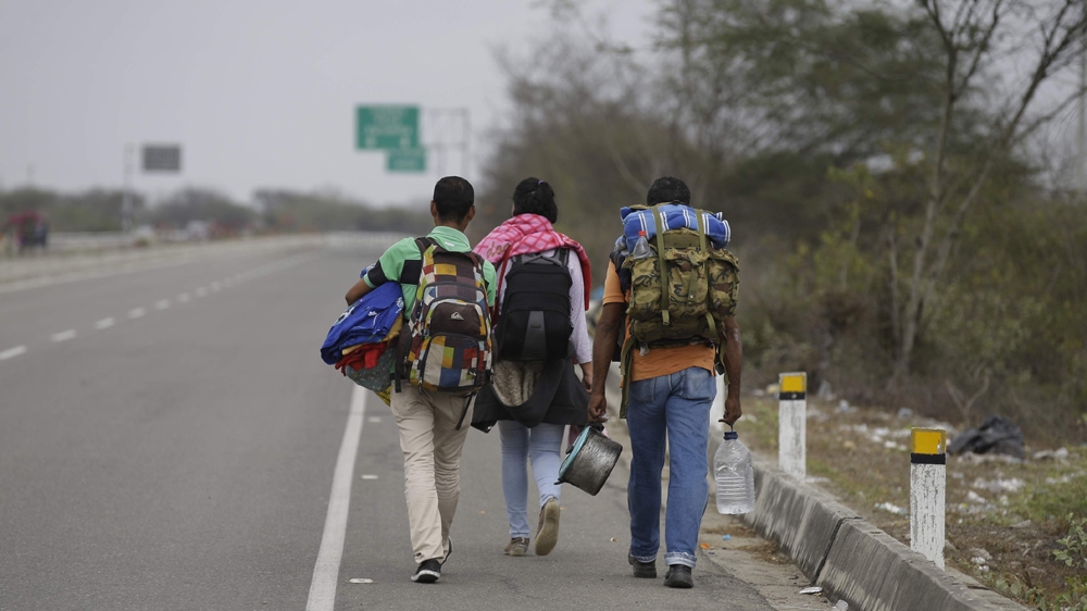 Venezuelan migrants walking to Peru [File: Martin Mejia/AP Photo]