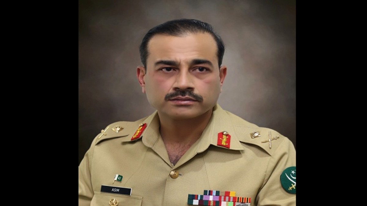 Pakistan’s military chief visits Saudi Arabia amid financial disaster