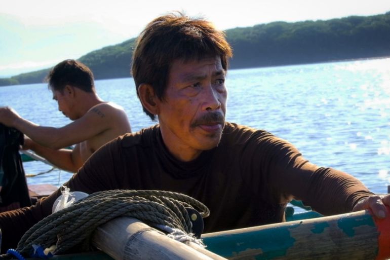 Philippine fishermen threatened by China gas deal