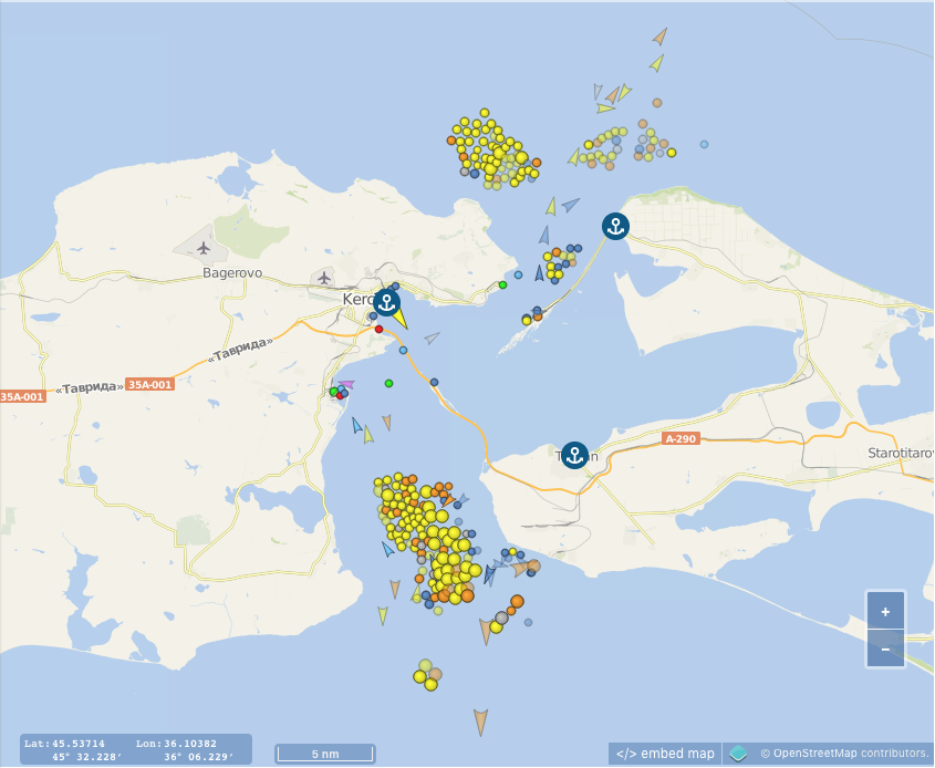 Sea traffic was no longer allowed to pass through the Kerch Strait [VesselFinder.com screenshot]