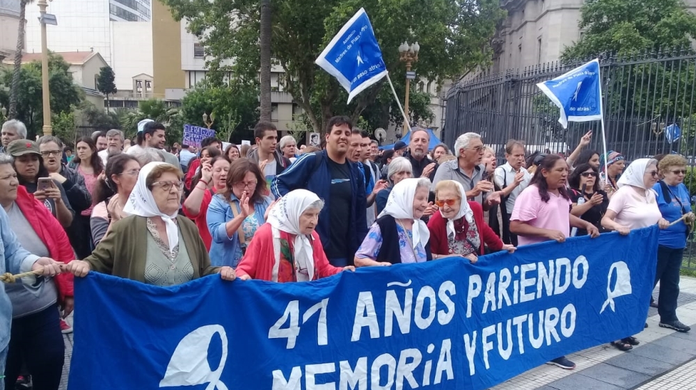 Mothers of Argentina’s disappeared march against G20 [Amy Booth/Al Jazeera]