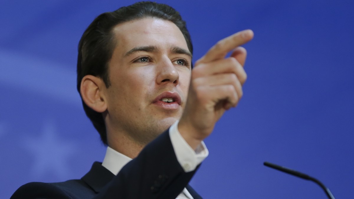 Eski Avusturya lideri bir soruşturmaya yanlış ifade vermekle suçlanıyor