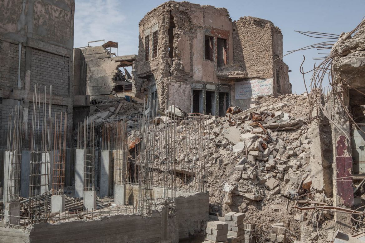 “Neither local authorities nor international structures rebuild houses anew,” said Mutaz Yosif, the Director of Helping Hand Organization, an Iraqi NGO that operates across Mosul to assist families re
