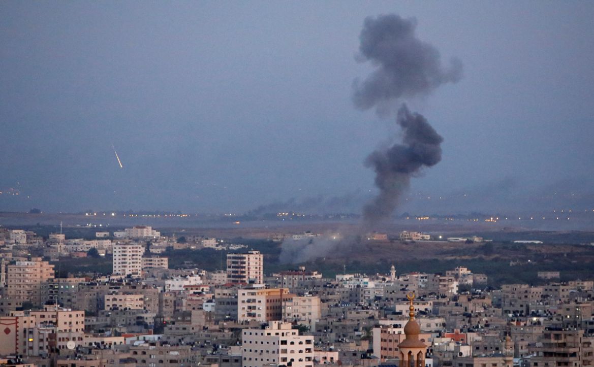 Smoke rises during an Israeli air strike in Gaza, November 12, 2018. REUTERS/Ahmed