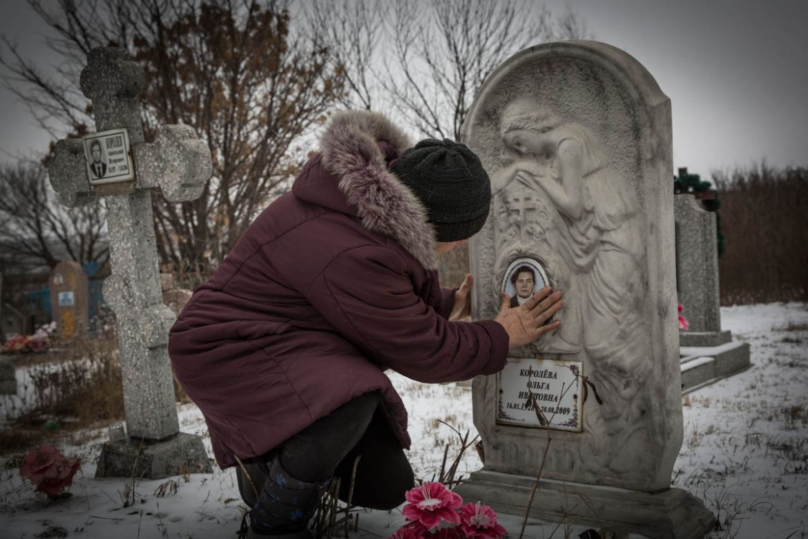 Liudmyla has buried her husband, brother and mother and feels lonely in life. “Now my heart and soul are petrified with grief,” she said. Photo: Ingebjørg Kårstad/Norwegian Refugee Council.