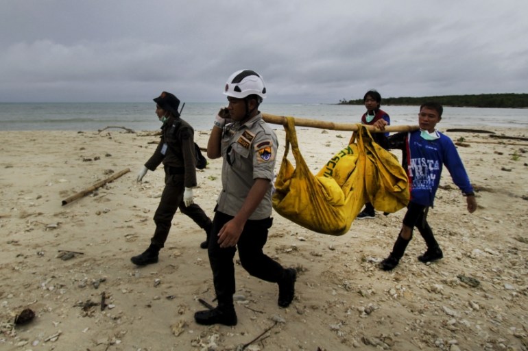 Evacuation of tsunami victims on Tanjung Lesung Beach, Banten