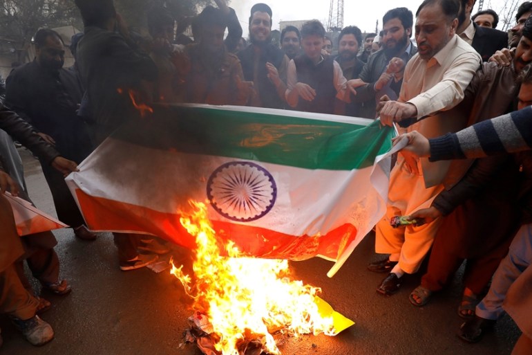 India Pakistan tension flag