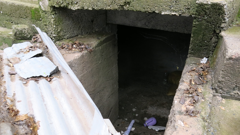 The small, cramped space in this bunker is meant to house up to 40 people if shelling commences [Asad Hashim/Al Jazeera]
