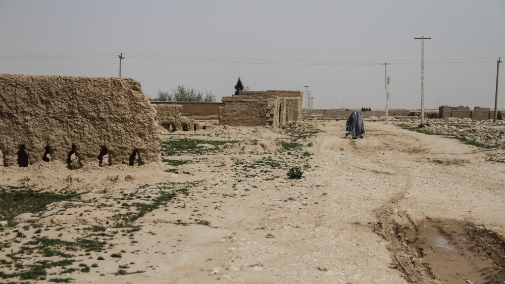 Afghanistan's population relies on unofficial wells with poor-quality water [Agnieszka Pikulicka-Wilczewska/Al Jazeera]