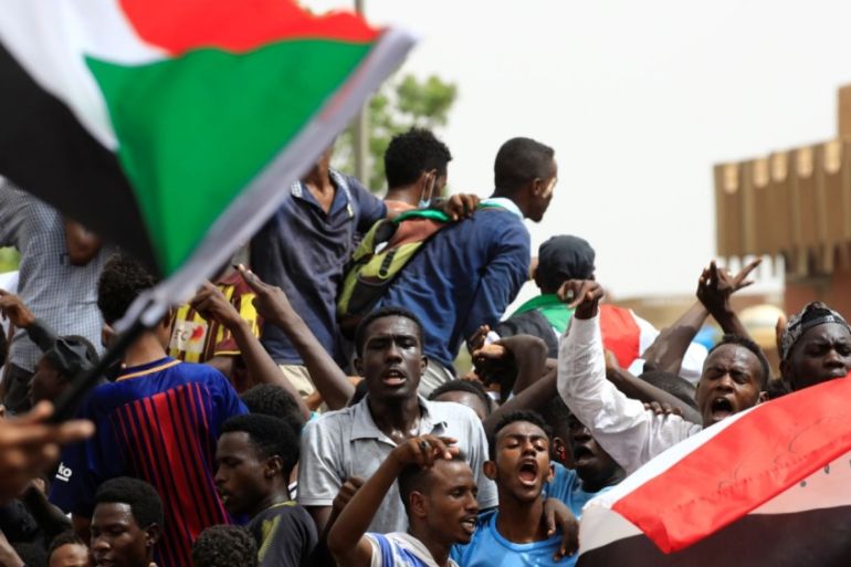Tens of thousands of people march on the streets in Khartoum