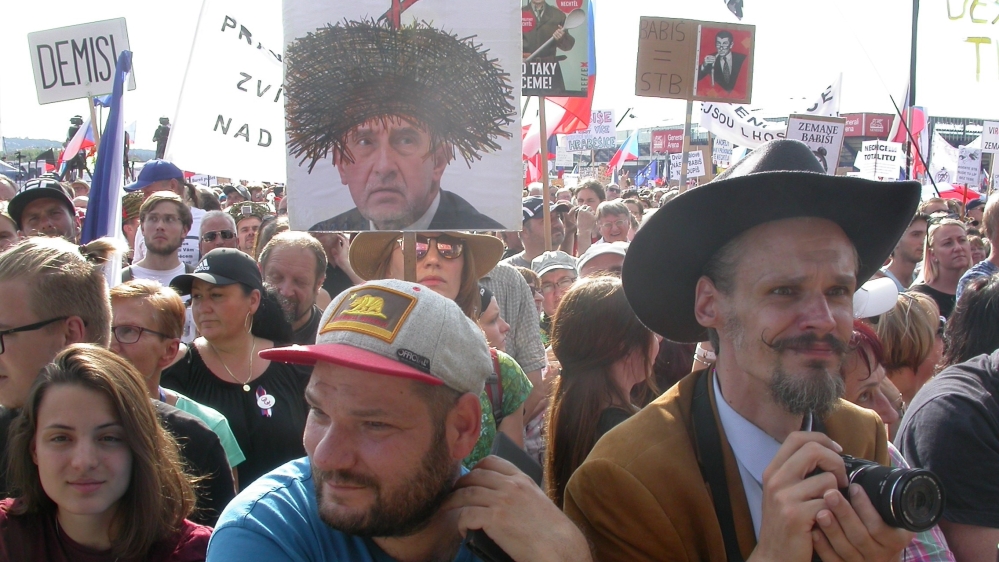 More than 200,000 people on Sunday demanded the  resignation of Czech Prime Minister Andrej Babis