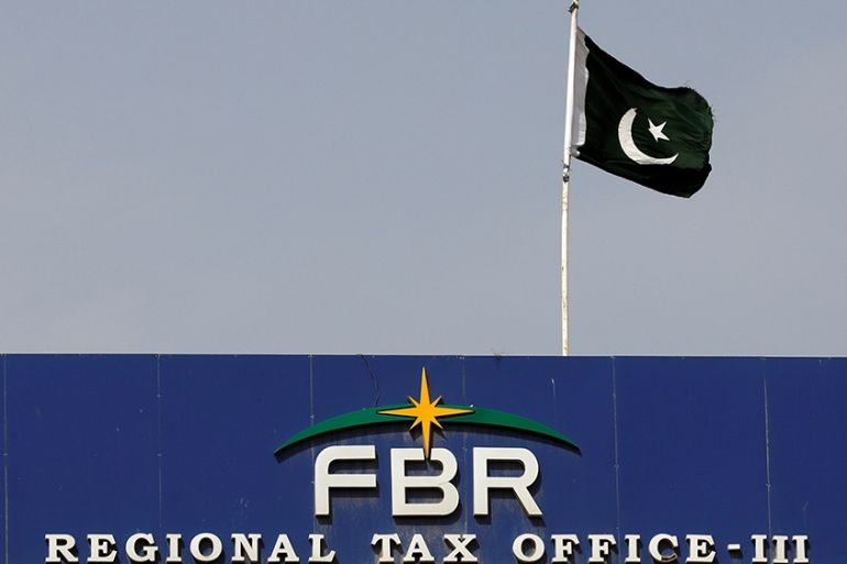 Tax office in Karachi, Pakistan/REUTERS