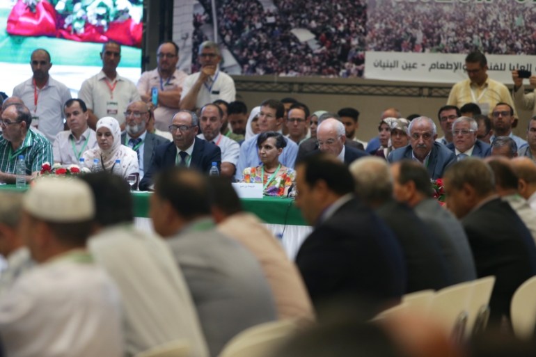 Algeria''s oppositions discuss national dialogue