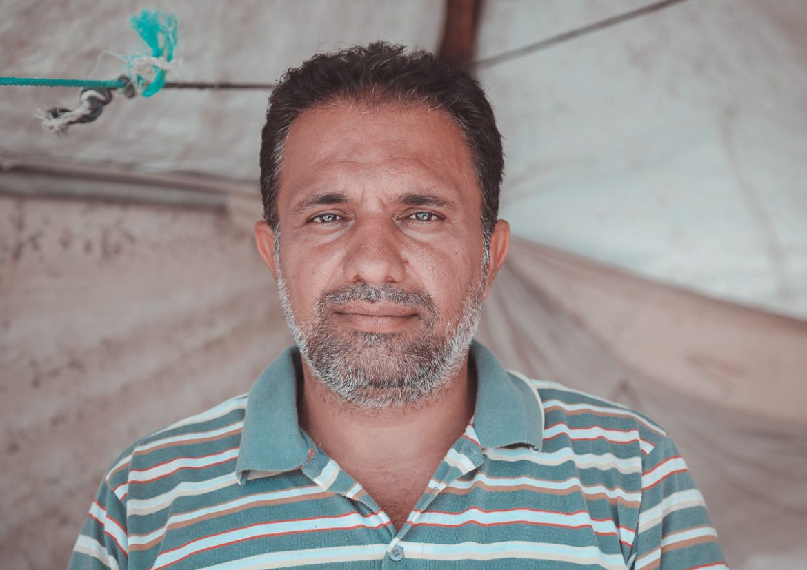 Muhammed in Hamam al-Alil camp Muhammed Hassan Yunis, 41 years old from Mosul, has been living with his family in Hamam Al-Alil Camp in Mosul for three years. He has six children, the elder child suf