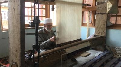 Kashmir carpet weaver
